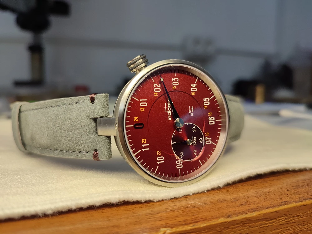 Красный &quot;рубиновый&quot; лак